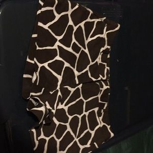 Giraffe design shorts